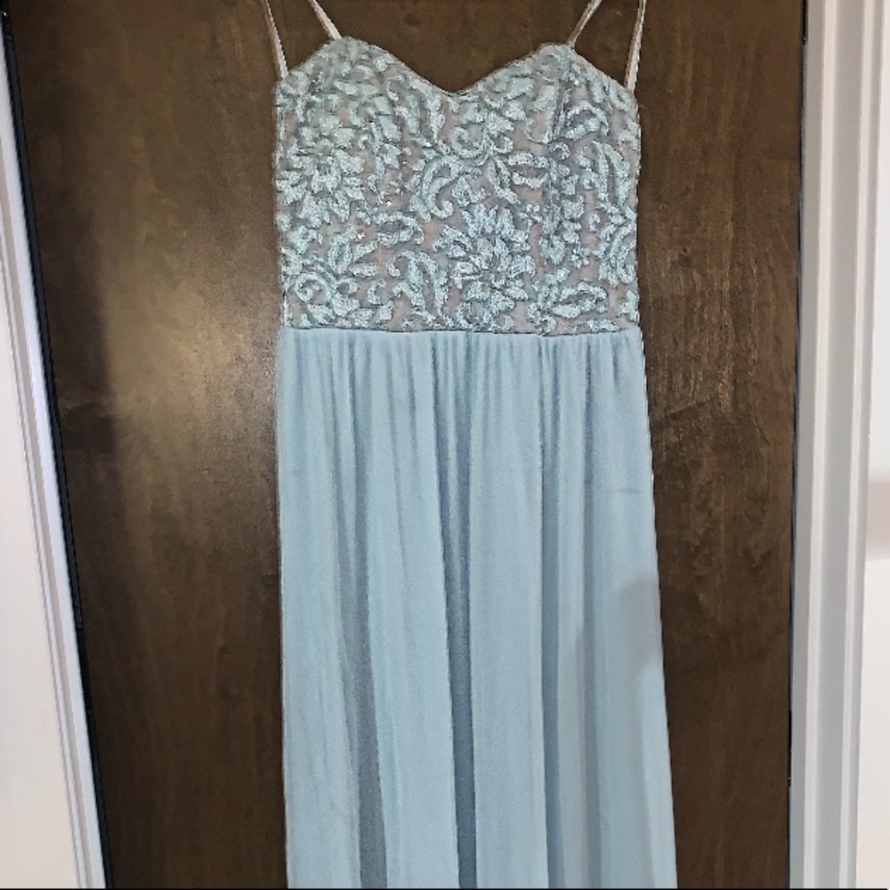 Strapless formal dress